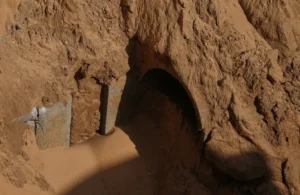 “القناة 12” العبرية: إدارة ترامب تضغط للسماح بمرور 200 عنصر من مقاتلي حماس محتجزين في الأنفاق